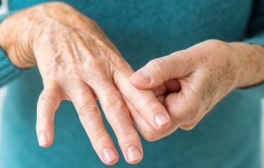 Châm Cứu Bấm Huyệt Chữa Lạnh Tay Chân Có Hiệu Quả Không?