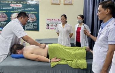 Bấm huyệt chữa ho khi thực hiện cần lưu ý những yếu tố nào?