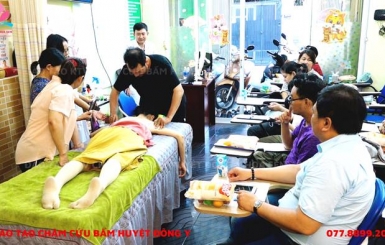 Phương pháp châm cứu bấm huyệt tại nhà TPHCM