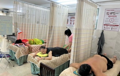 Đau bả vai khám ở đâu? Nguyên nhân và cách điều trị hiệu quả