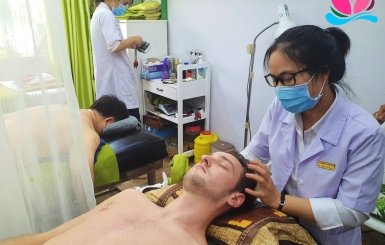 Học bấm huyệt chữa đau vai gáy từ cơ bản đến nâng cao