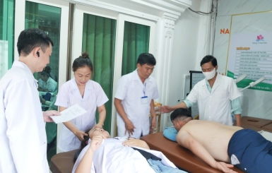 Đăng ký học bấm huyệt có bằng hành nghề cho người mới 