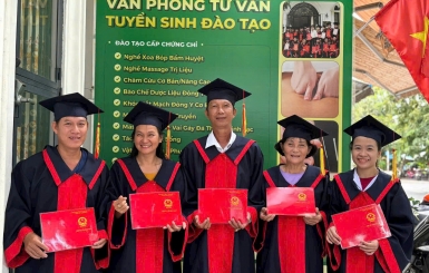 Học bấm huyệt phục hồi sau tai biến cùng Bác sĩ Đông Y Hoa Sen