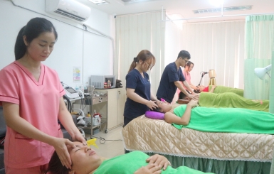 Phòng khám Đông y Hoa Sen – Chữa đau đầu, mất ngủ hiệu quả, an toàn từ gốc