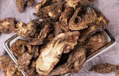 Vị Thuốc Khương Hoạt - Vị thuốc khu phong, trừ thấp, chỉ thống