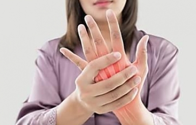 Chữa tê tay chân bằng phương pháp y học cổ truyền hiệu quả, an toàn và lâu dài