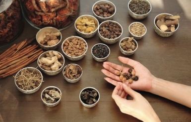 Tê Bì Chân Tay Theo Đông Y Và Bài Thuốc Điều Trị