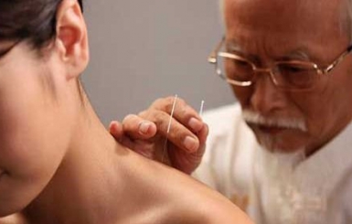 Châm Cứu Điều Trị Thoái Hóa Cổ Lưng