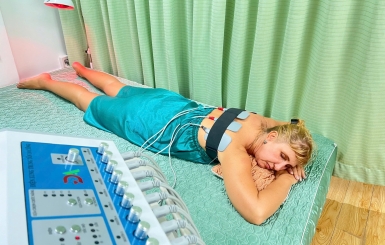 Điều trị đau khớp không dùng thuốc bằng máy điện xung – Giải pháp an toàn, hiệu quả tại TP.HCM