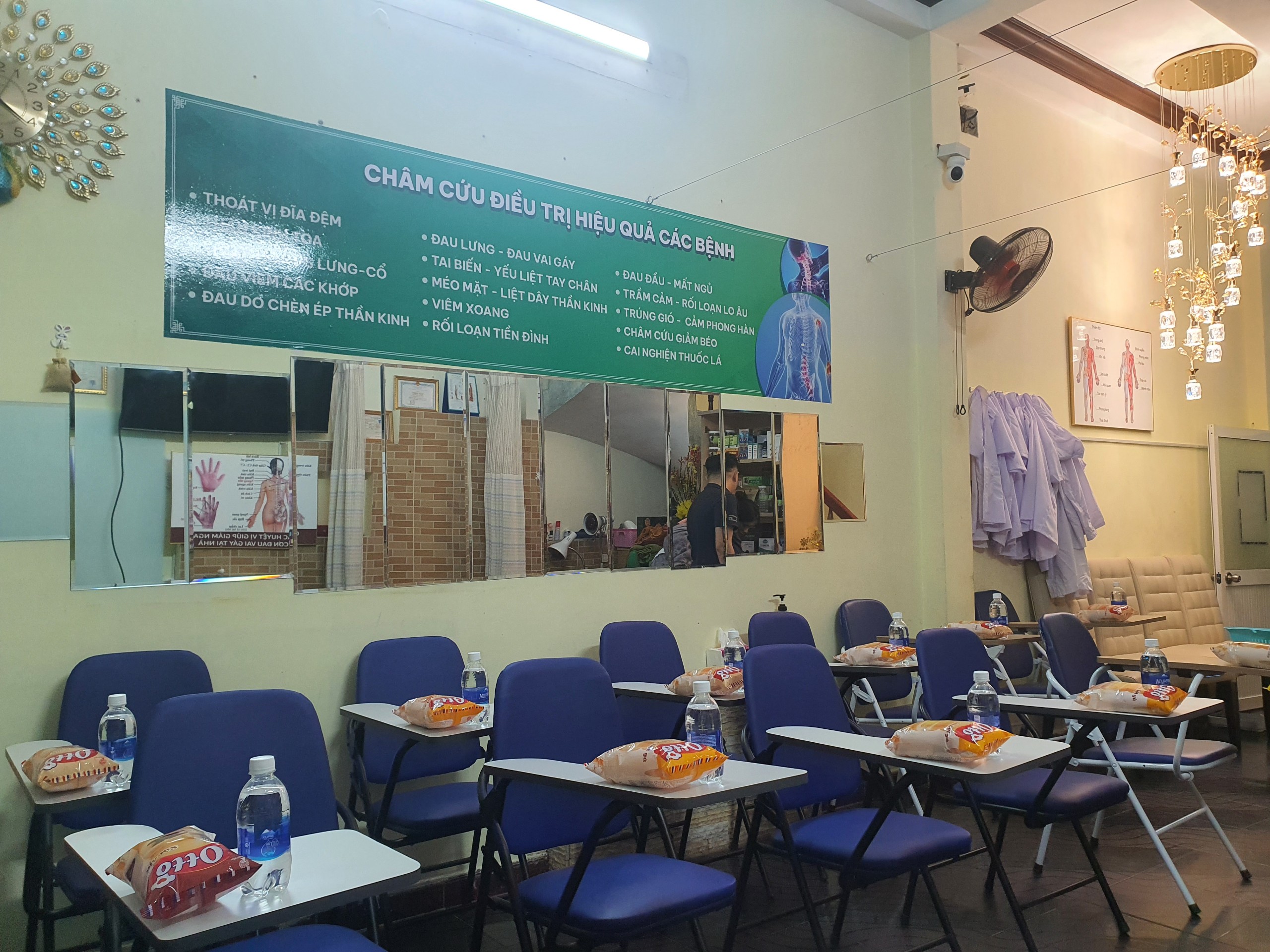 học châm cứu bấm huyệt ở đâu