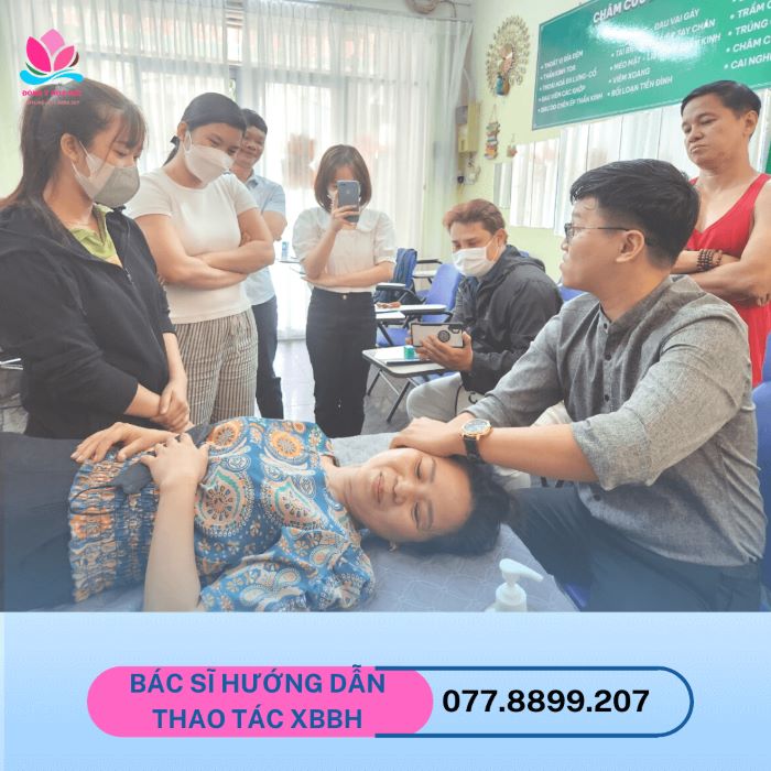 dao-tao-massage-bam-huyet-tphcm