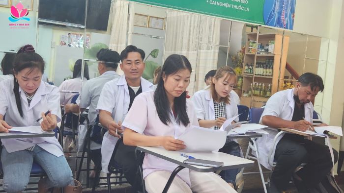 học xoa bóp bấm huyệt