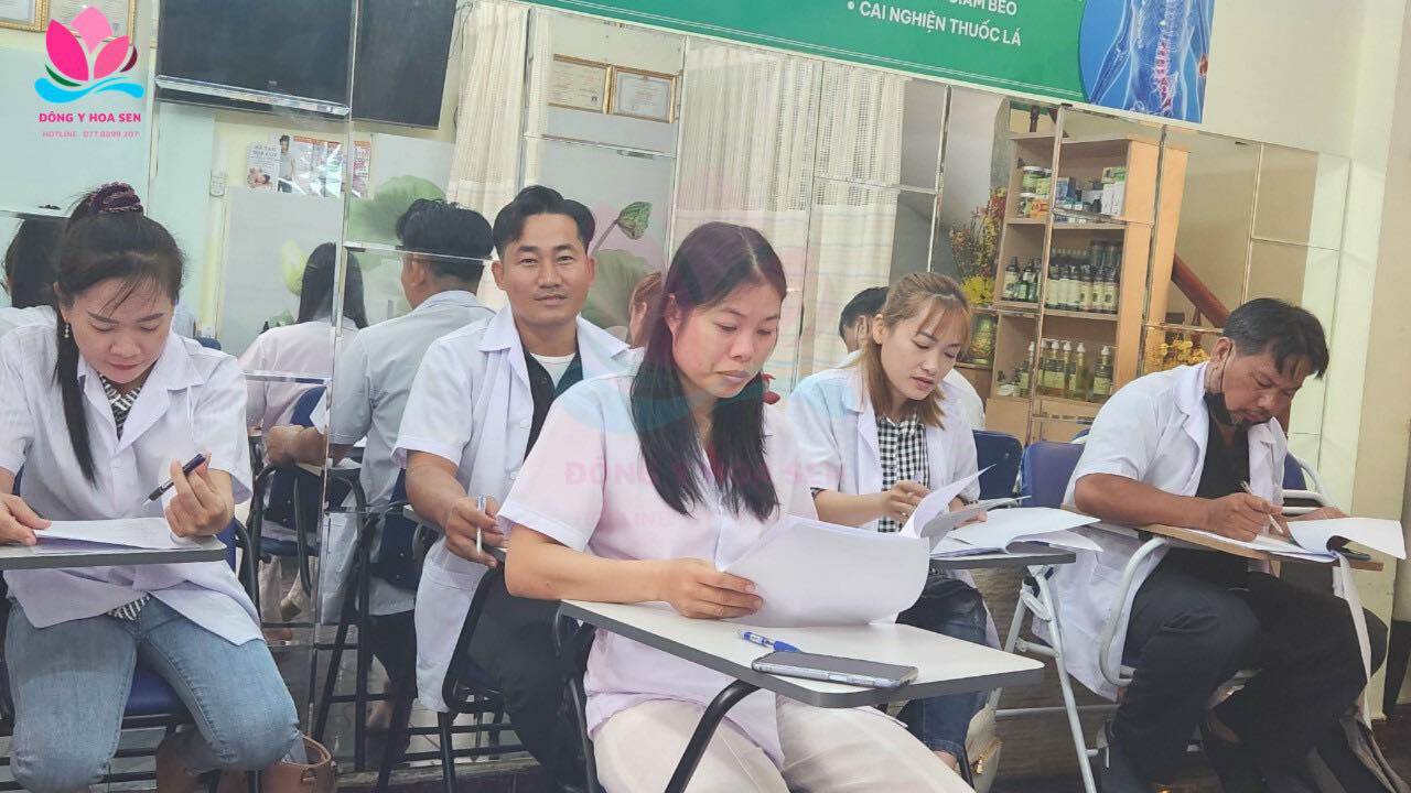 Học massage bấm huyệt cơ bản nâng cao ở đâu tại TP.HCM