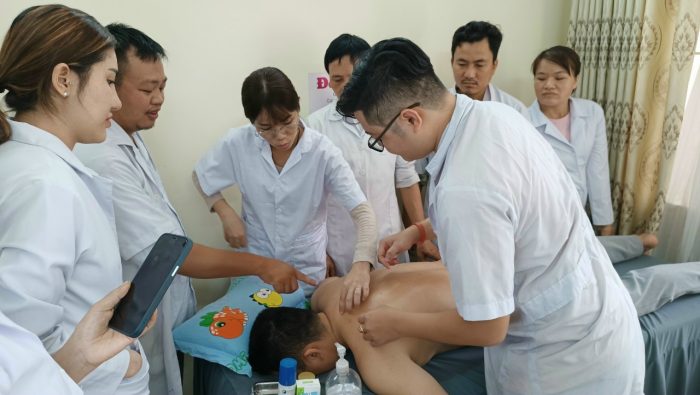Xoa bóp bấm huyệt