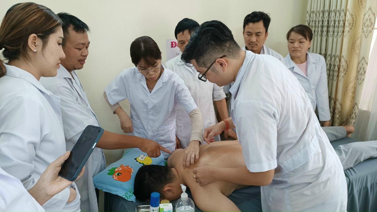 Học điều trị đau vai gáy chuyên sâu