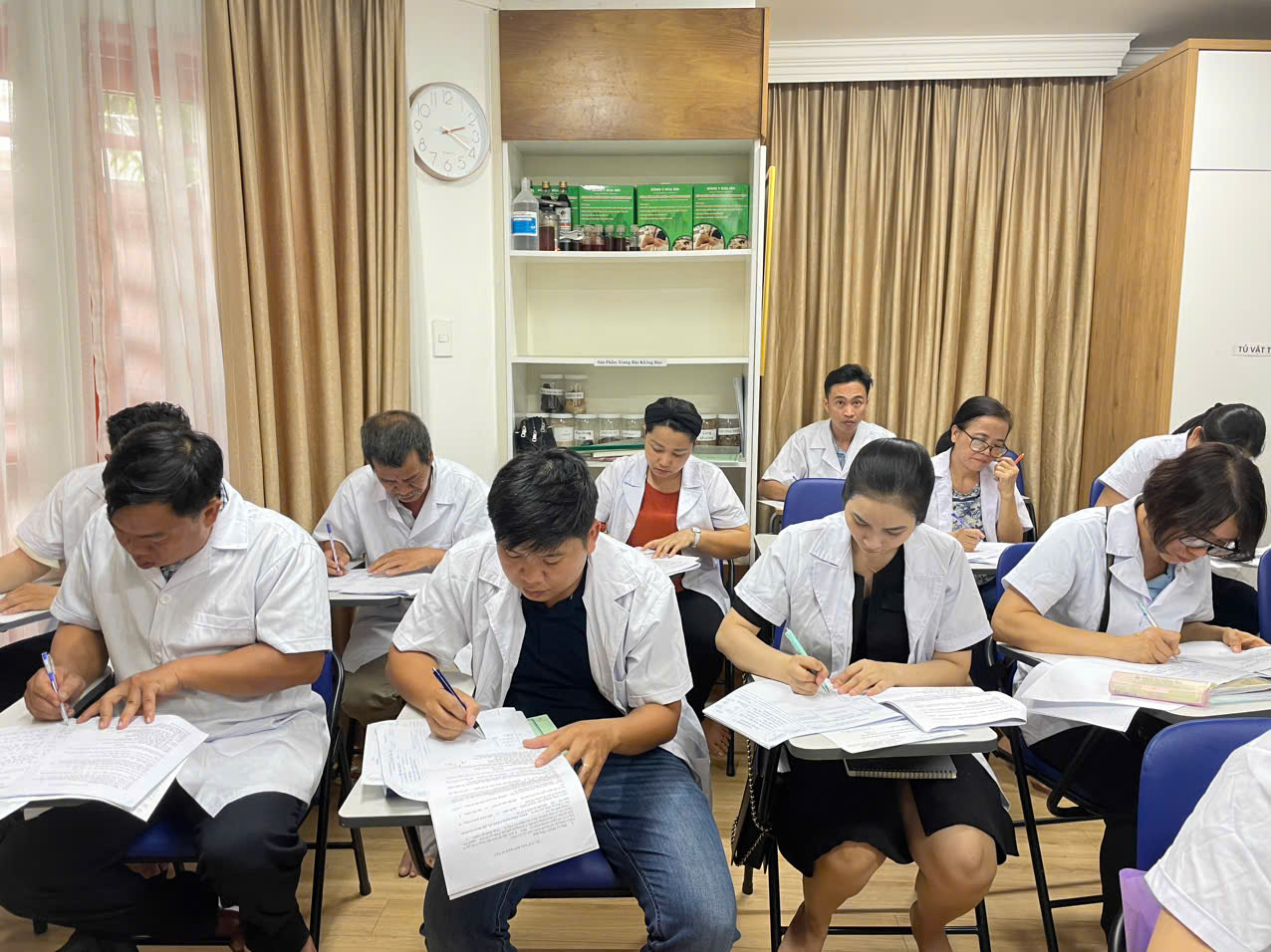 lớp học đông y tại Sài Gòn
