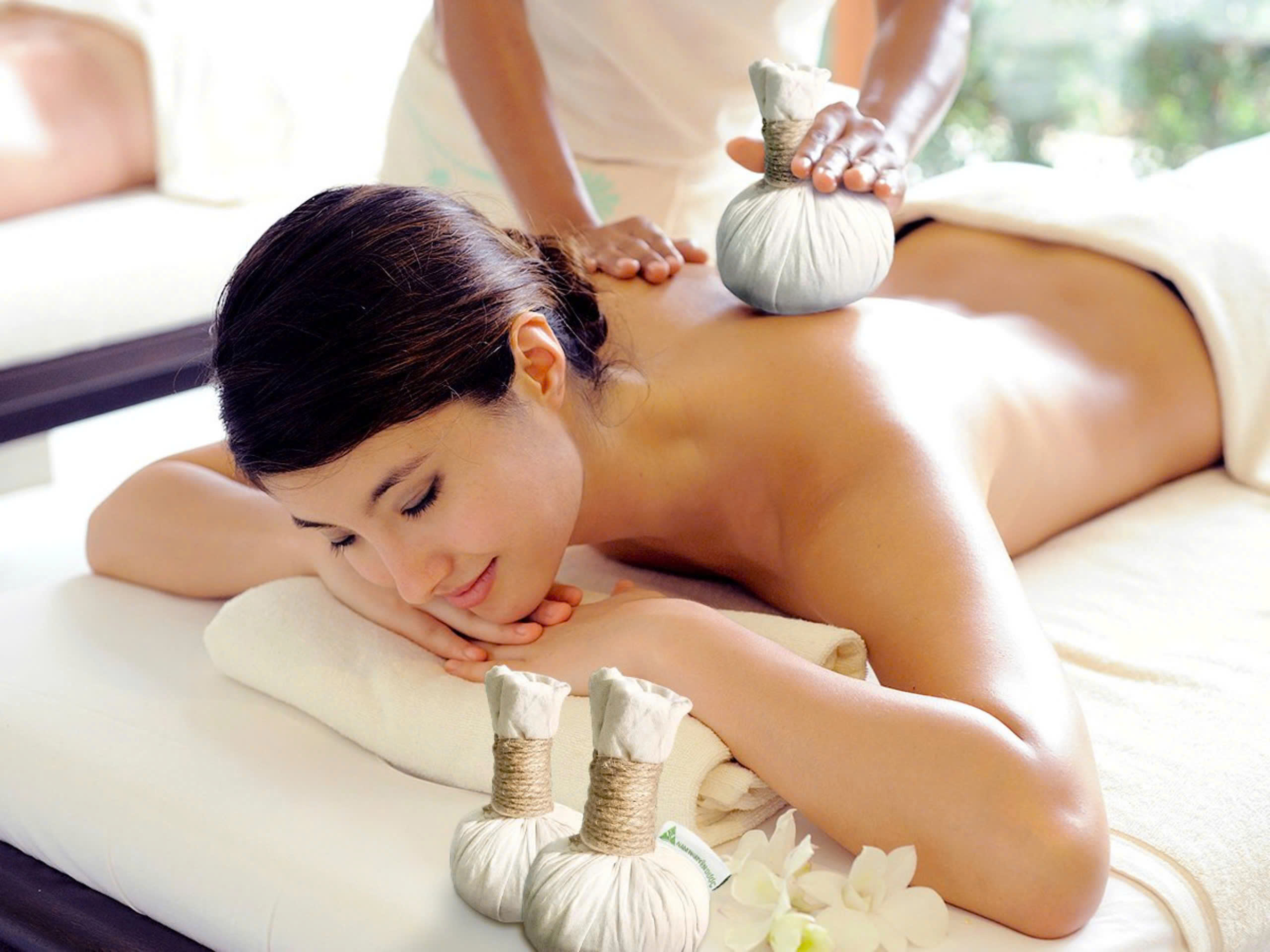 massage trị liệu đau vai gáy tphcm